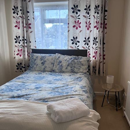 Newport Pagnel Guest House 뉴포트 파그넬 외부 사진