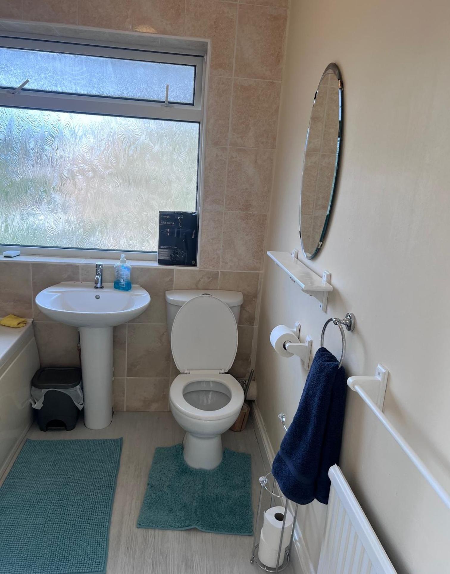 Newport Pagnel Guest House 뉴포트 파그넬 외부 사진