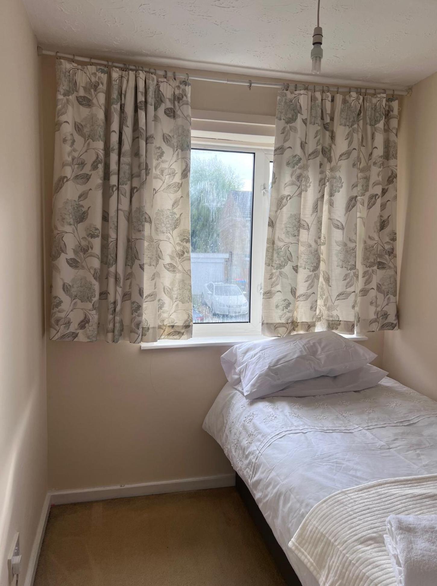 Newport Pagnel Guest House 뉴포트 파그넬 외부 사진