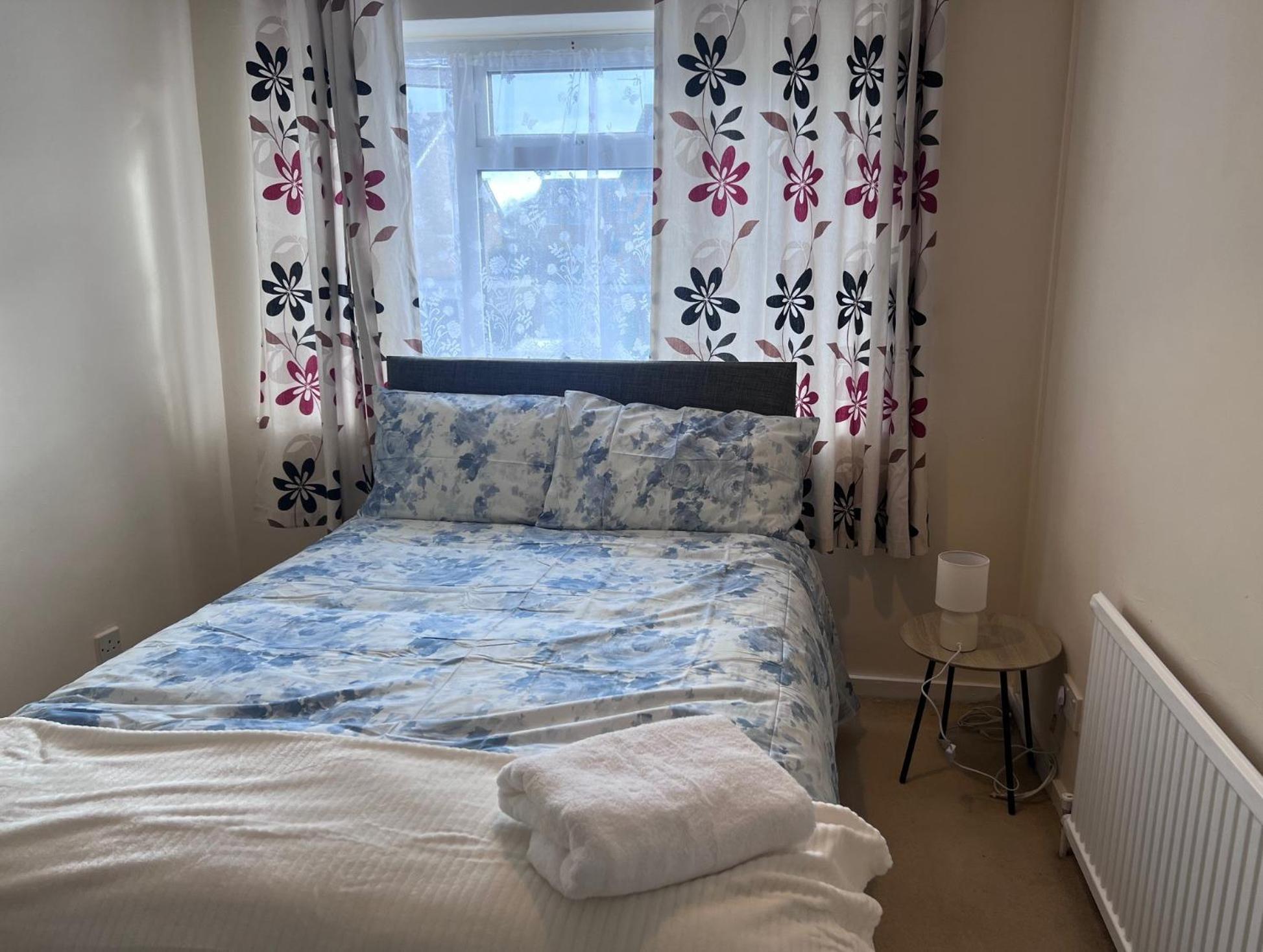 Newport Pagnel Guest House 뉴포트 파그넬 외부 사진